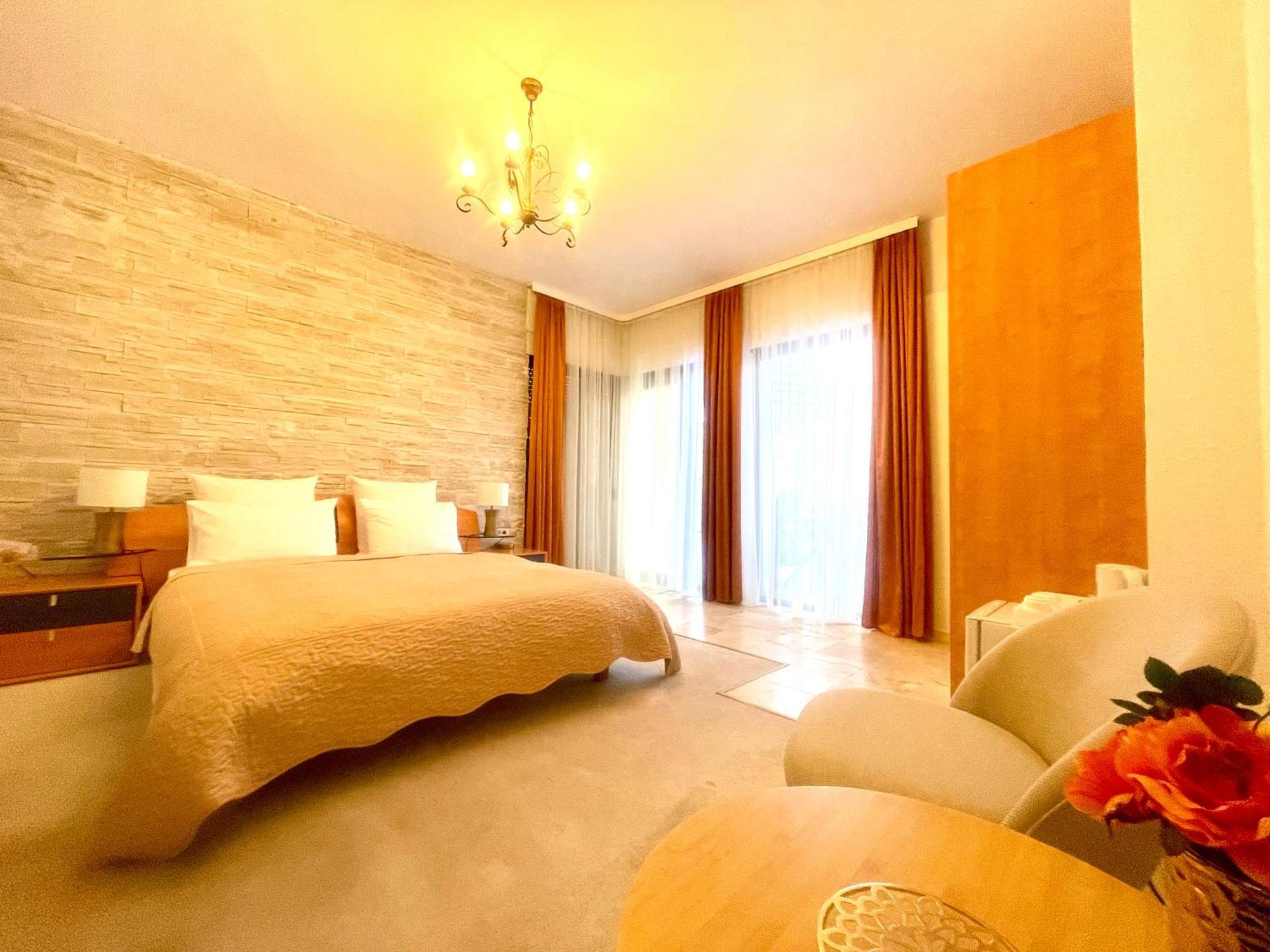 Hotel Vila Terase Sinaia Esterno foto