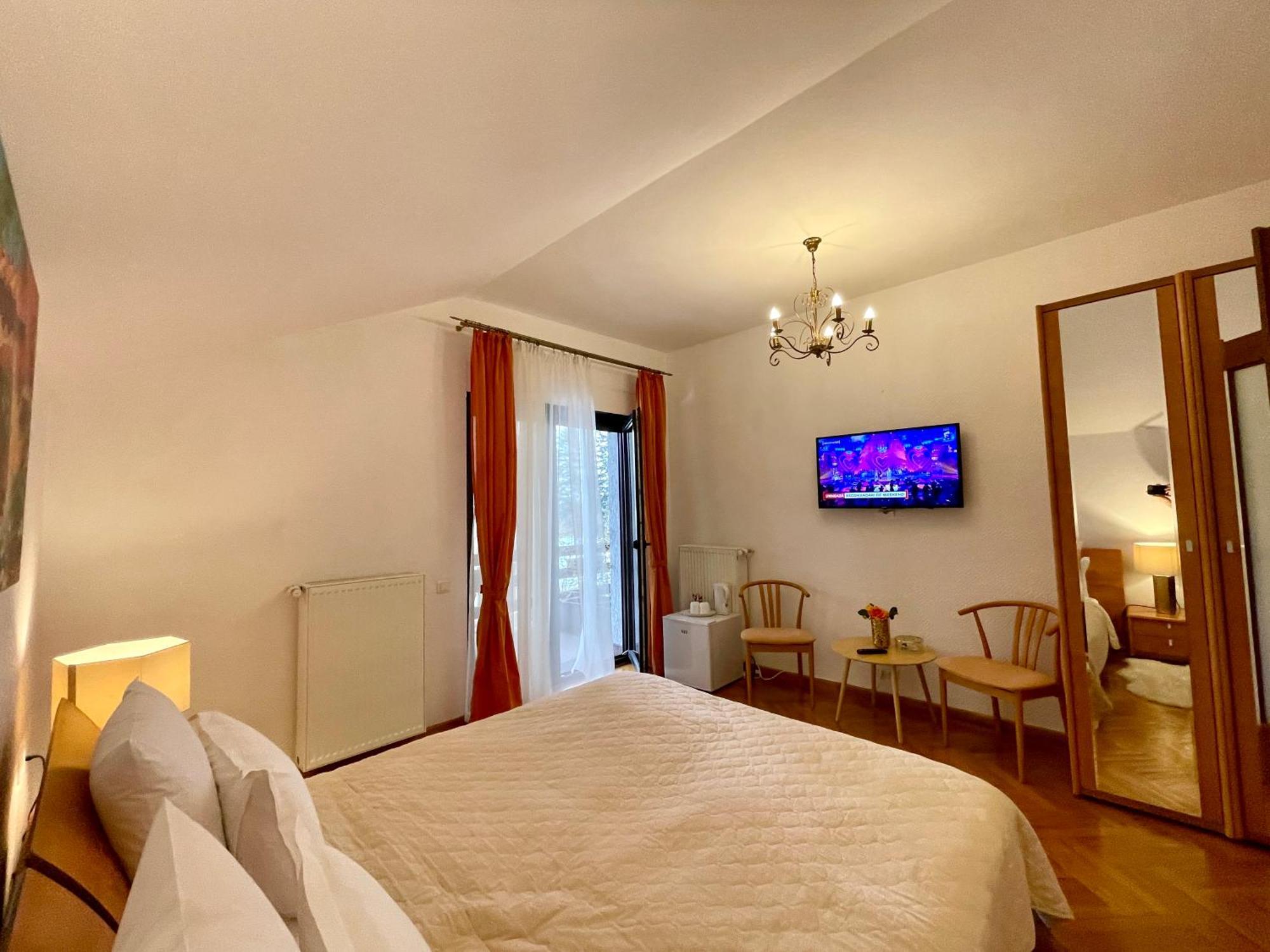 Hotel Vila Terase Sinaia Esterno foto