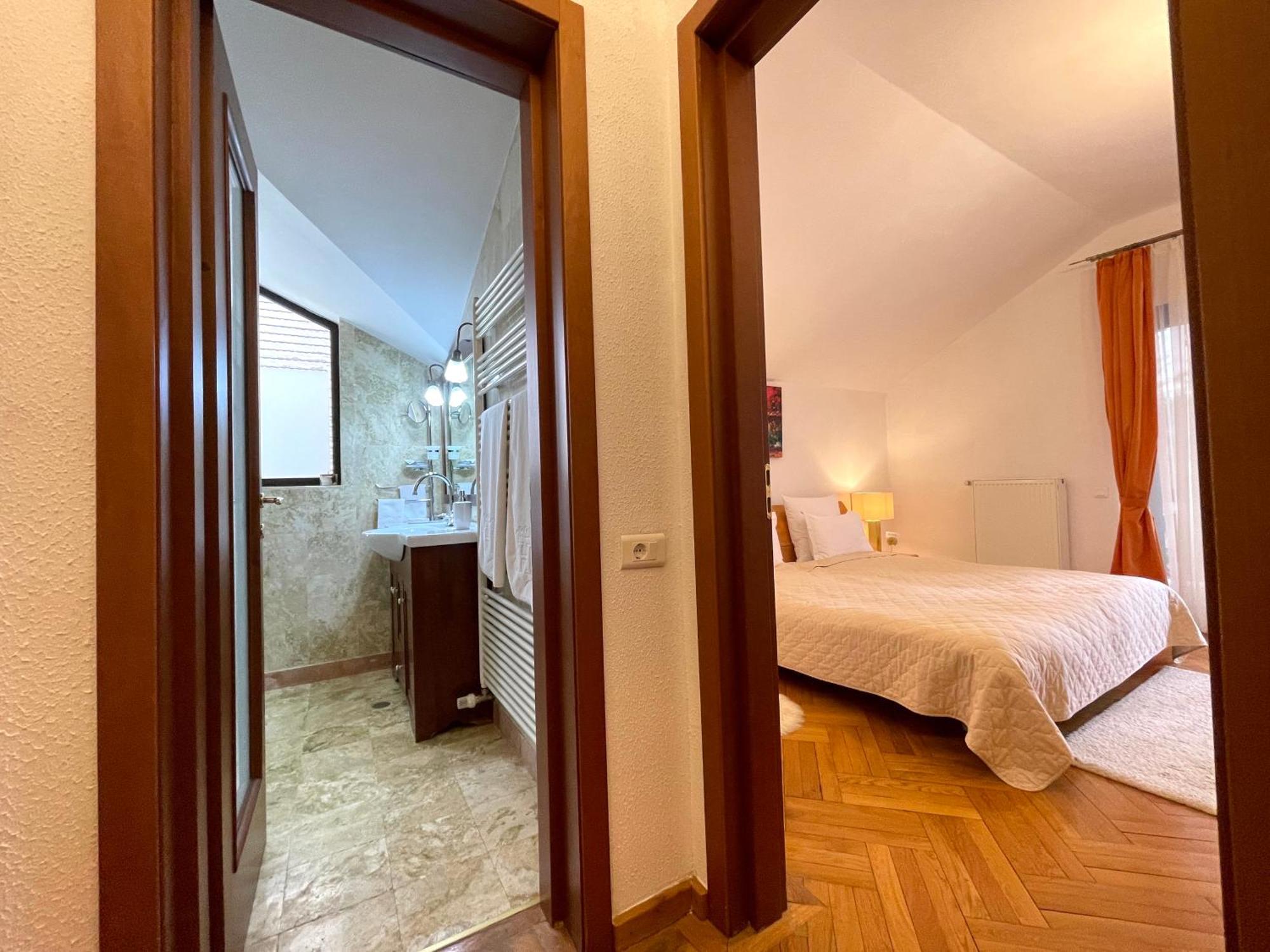 Hotel Vila Terase Sinaia Esterno foto
