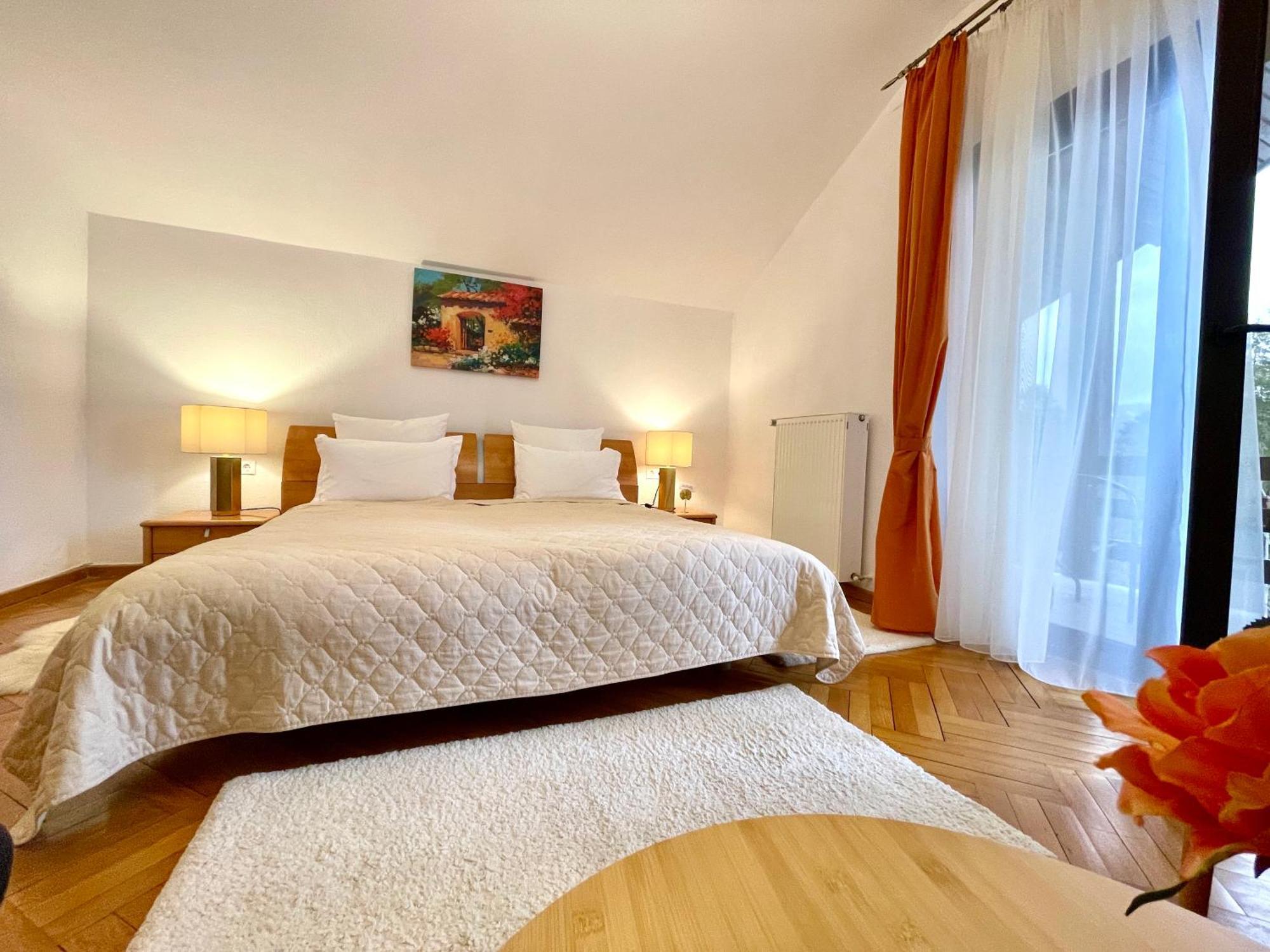 Hotel Vila Terase Sinaia Esterno foto