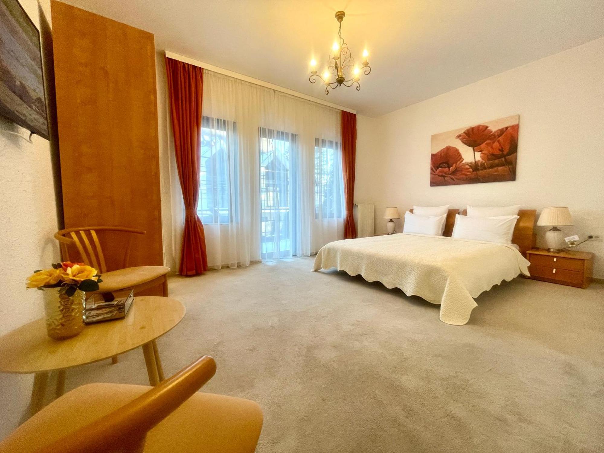 Hotel Vila Terase Sinaia Esterno foto