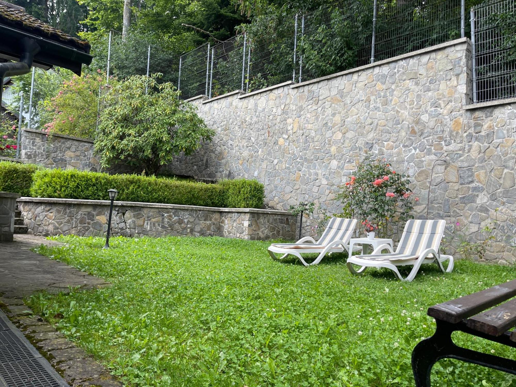 Hotel Vila Terase Sinaia Esterno foto