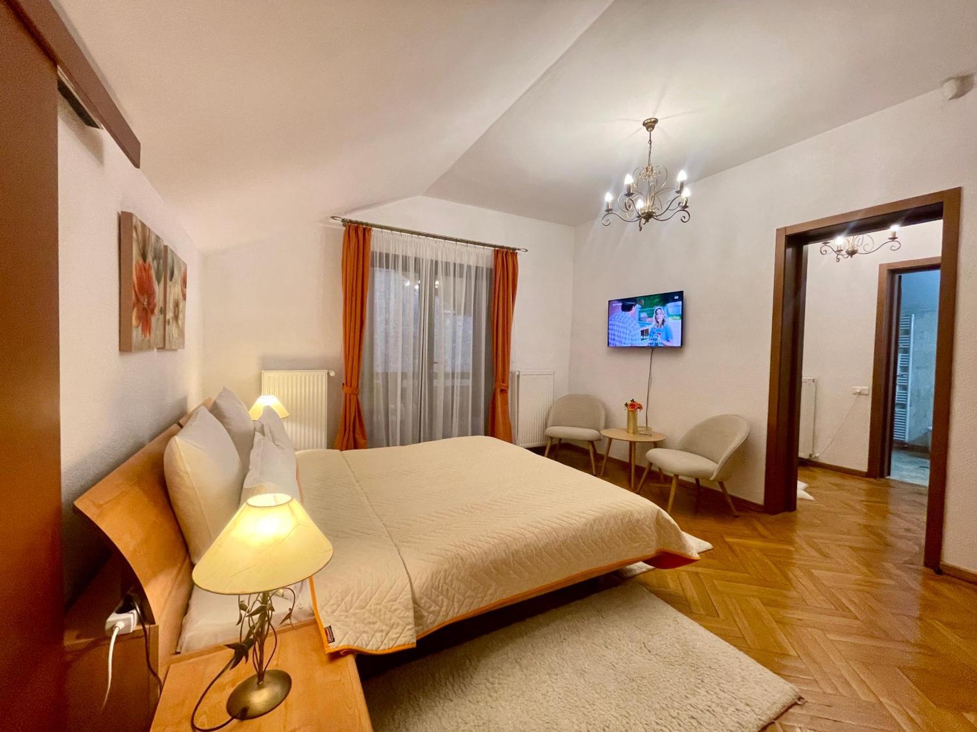 Hotel Vila Terase Sinaia Esterno foto