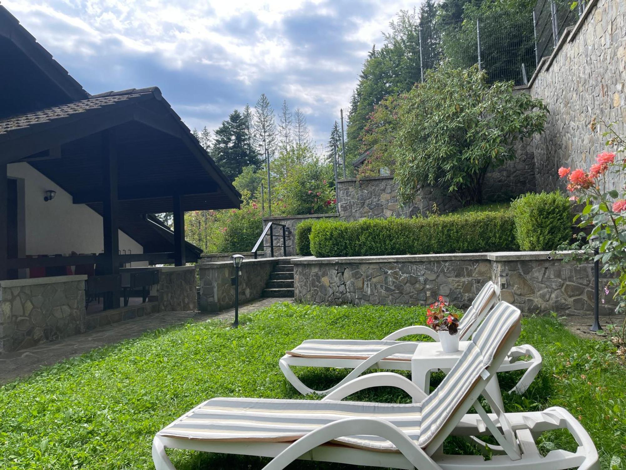 Hotel Vila Terase Sinaia Esterno foto